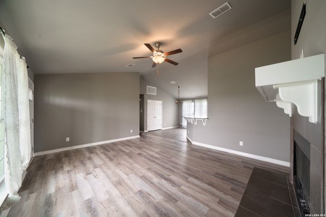 2948 FM 1922, Floresville, TX 78114