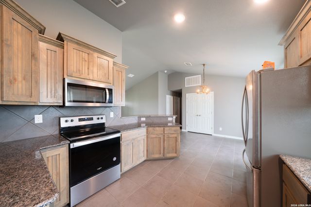 2948 FM 1922, Floresville, TX 78114