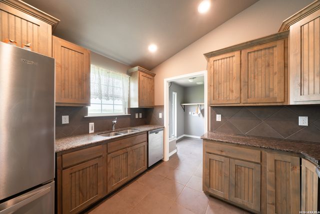 2948 FM 1922, Floresville, TX 78114