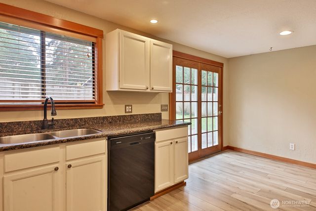 7875 Mortland Drive, Clinton, WA 98236