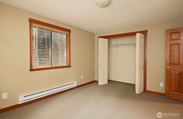 7875 Mortland Drive, Clinton, WA 98236