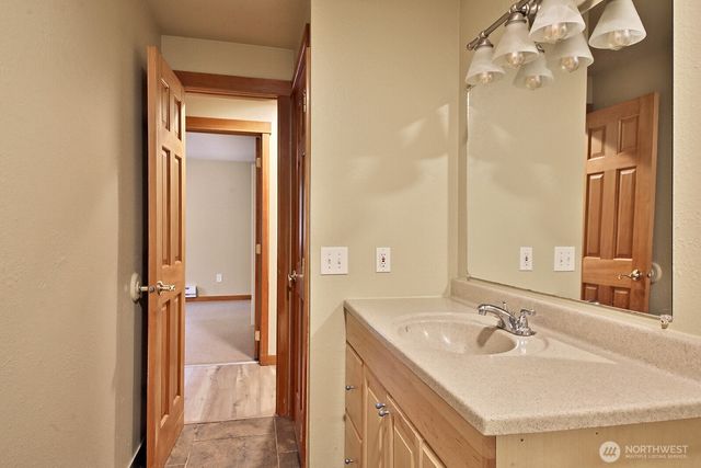 7875 Mortland Drive, Clinton, WA 98236