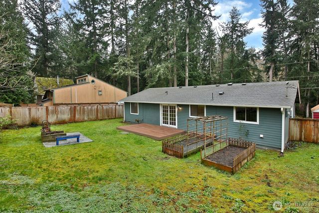 7875 Mortland Drive, Clinton, WA 98236