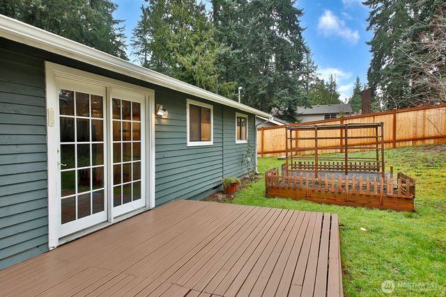 7875 Mortland Drive, Clinton, WA 98236