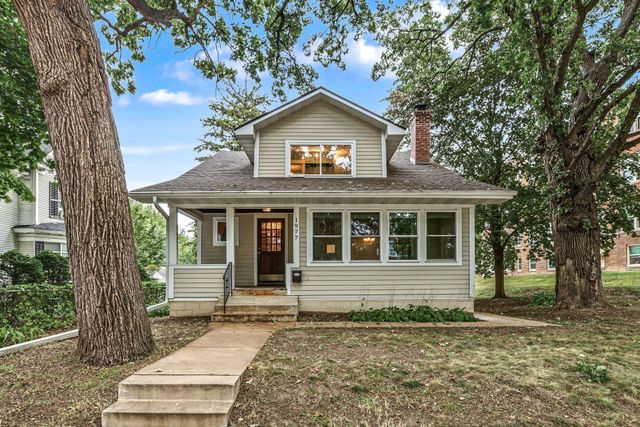 1977 Grand Avenue, Saint Paul, MN 55105