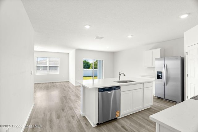 542 Hamy Street SW, Palm Bay, FL 32908