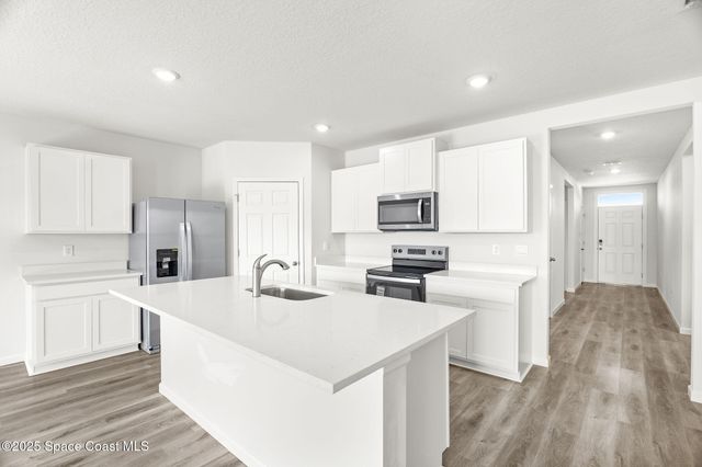 542 Hamy Street SW, Palm Bay, FL 32908