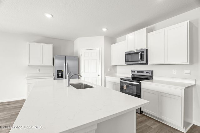 542 Hamy Street SW, Palm Bay, FL 32908