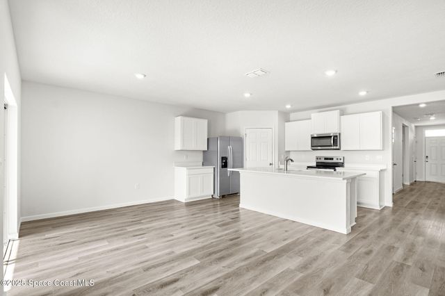 542 Hamy Street SW, Palm Bay, FL 32908