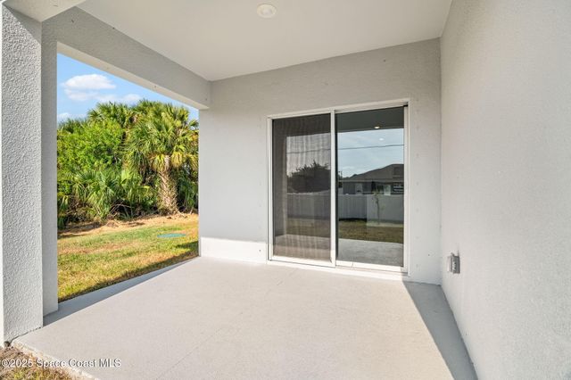 542 Hamy Street SW, Palm Bay, FL 32908