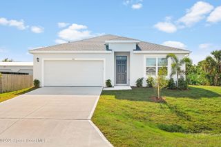 542 Hamy Street SW, Palm Bay, FL 32908