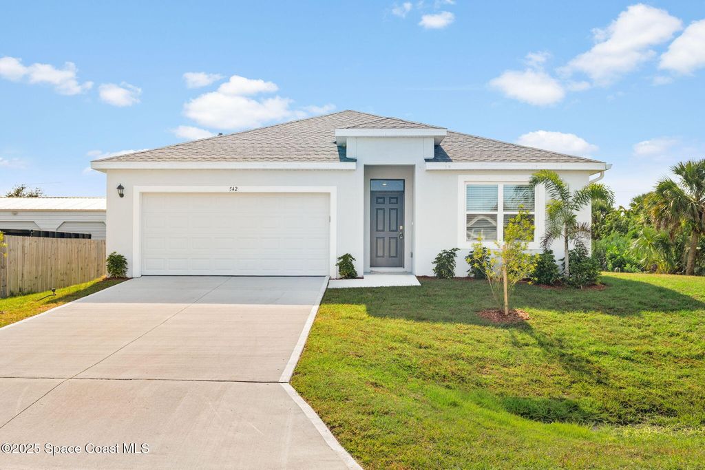 542 Hamy Street SW, Palm Bay, FL 32908