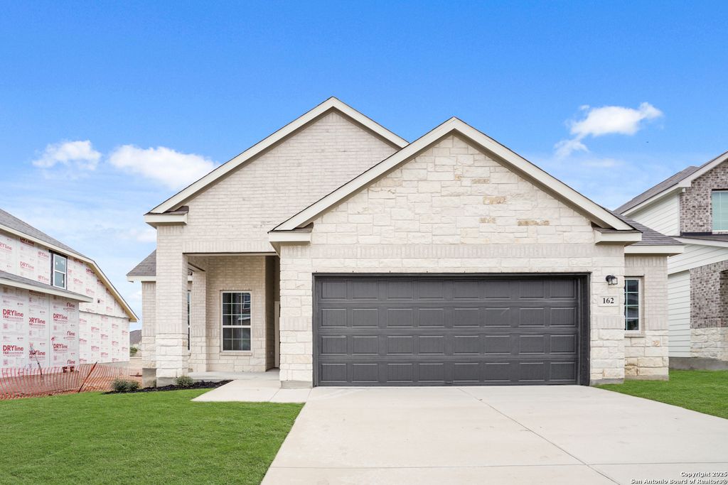 162 Hunters Camp, San Antonio, TX 78245