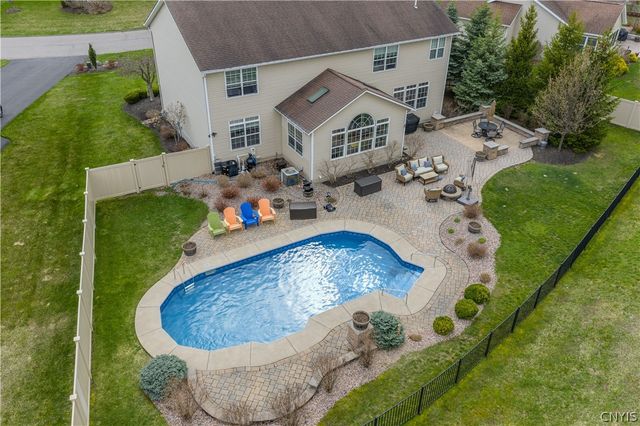 3719 Pegasus Circle, Camillus, NY 13209