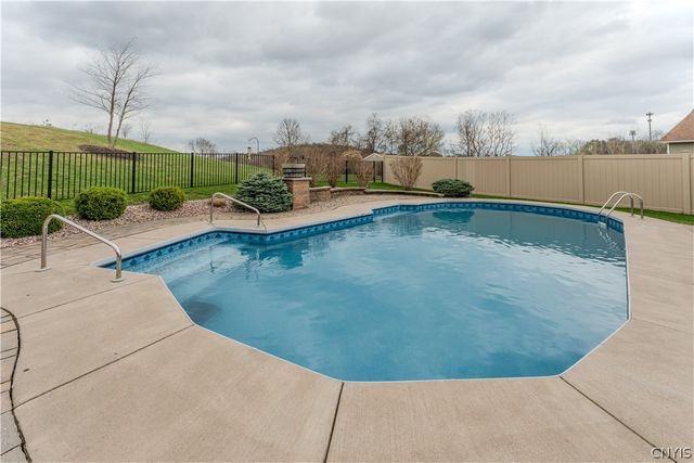 3719 Pegasus Circle, Camillus, NY 13209