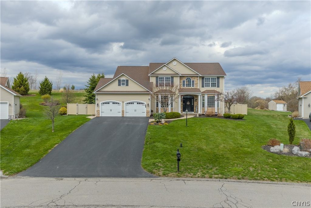 3719 Pegasus Circle, Camillus, NY 13209