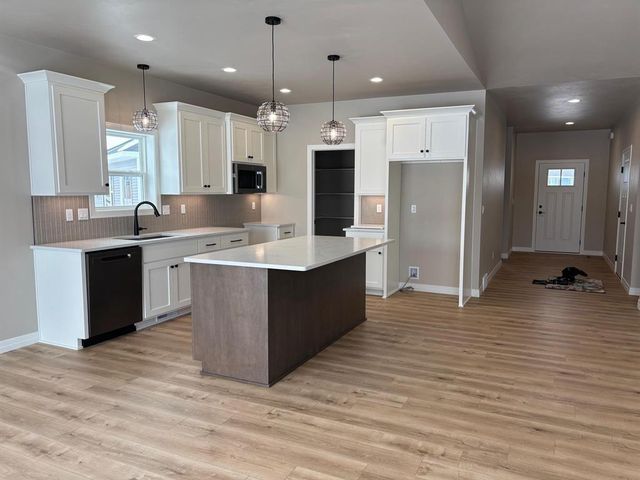 1282 AUTUMN FIELD LANE, De Pere, WI 54115