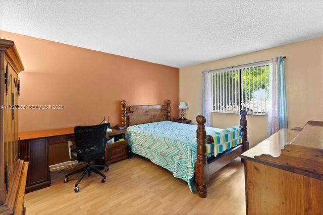 3047 N Oakland Forest Dr 204, Oakland Park, FL 33309