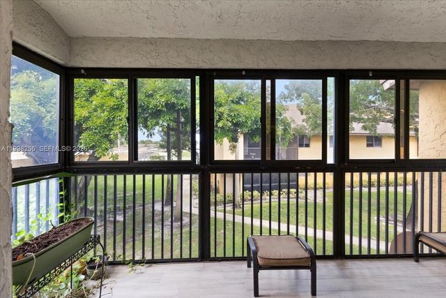 3047 N Oakland Forest Dr 204, Oakland Park, FL 33309