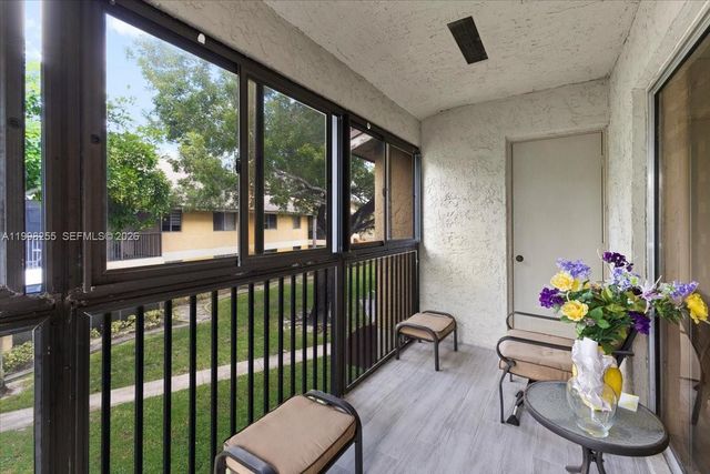 3047 N Oakland Forest Dr 204, Oakland Park, FL 33309