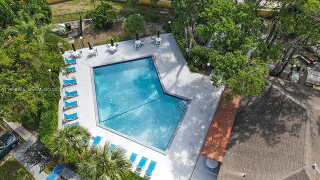 3047 N Oakland Forest Dr 204, Oakland Park, FL 33309