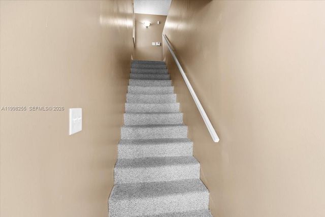 3047 N Oakland Forest Dr 204, Oakland Park, FL 33309