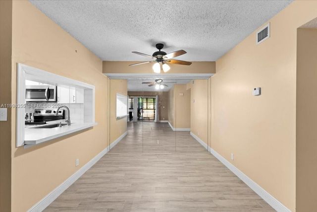 3047 N Oakland Forest Dr 204, Oakland Park, FL 33309