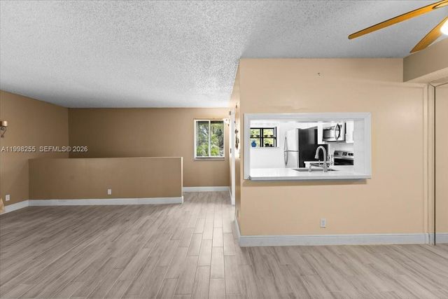 3047 N Oakland Forest Dr 204, Oakland Park, FL 33309