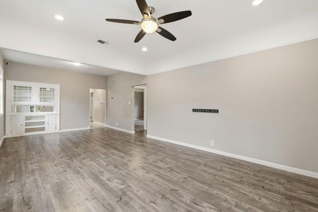 4850 11th Ave, Sacramento, CA 95820