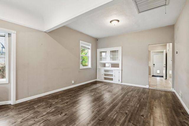 4850 11th Ave, Sacramento, CA 95820