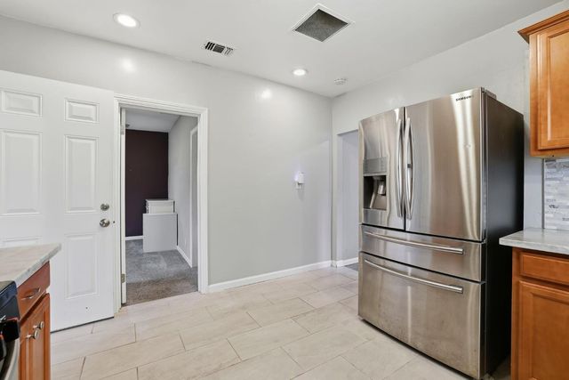 4850 11th Ave, Sacramento, CA 95820