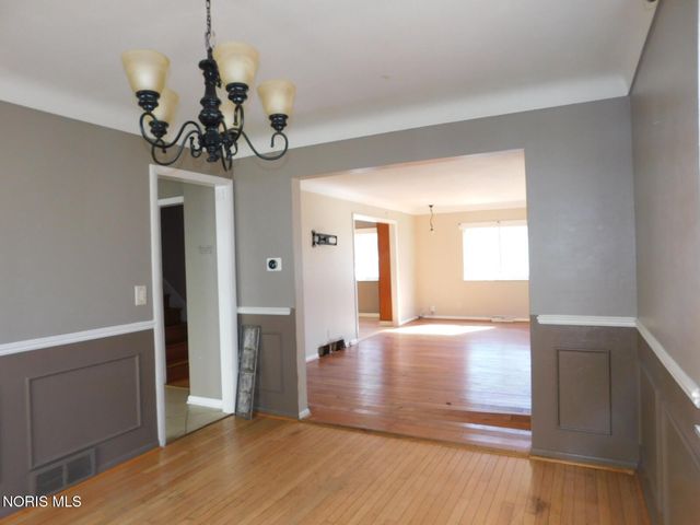 2702 Goddard Road, Toledo, OH 43606