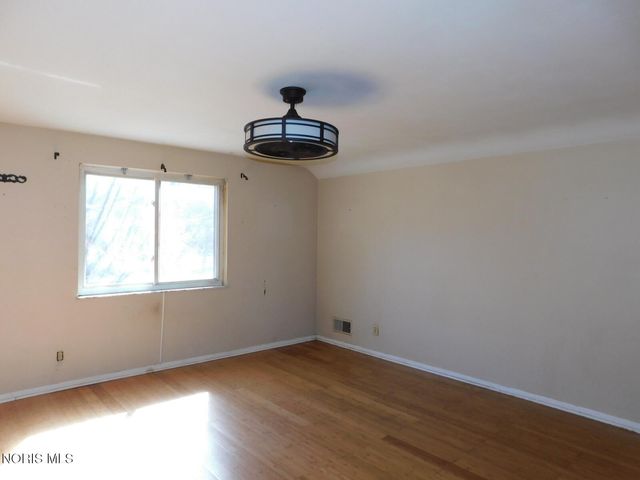 2702 Goddard Road, Toledo, OH 43606