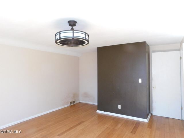 2702 Goddard Road, Toledo, OH 43606