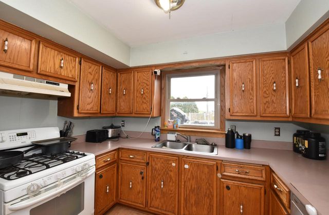 1721 Stoddard CIRCLE, Mount Pleasant, WI 53406