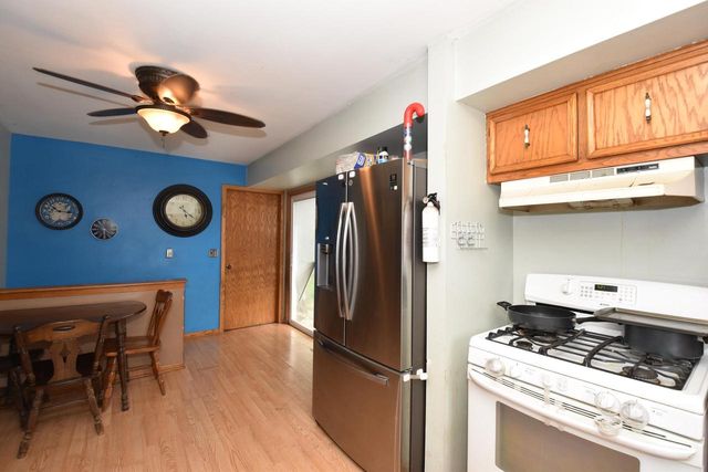 1721 Stoddard CIRCLE, Mount Pleasant, WI 53406