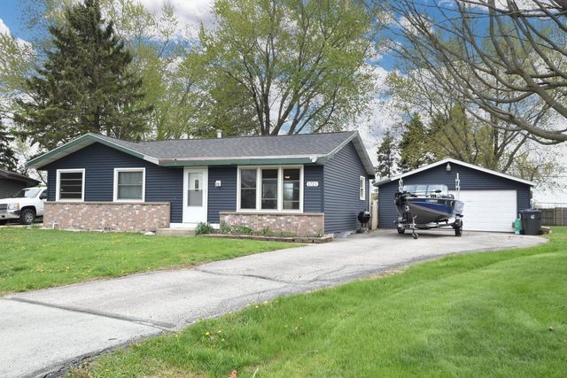 1721 Stoddard CIRCLE, Mount Pleasant, WI 53406