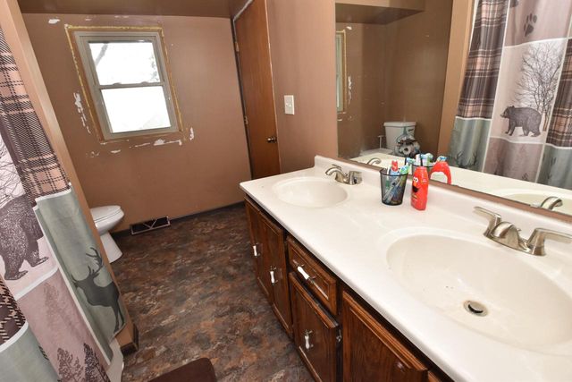 1721 Stoddard CIRCLE, Mount Pleasant, WI 53406