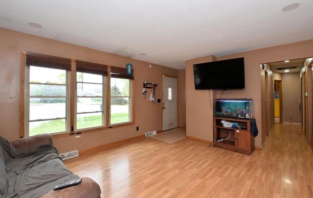 1721 Stoddard CIRCLE, Mount Pleasant, WI 53406