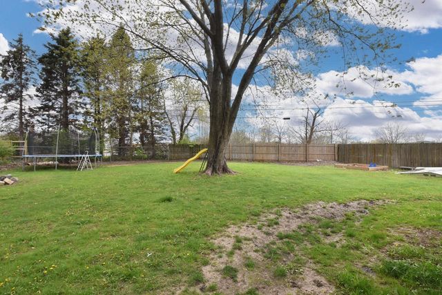 1721 Stoddard CIRCLE, Mount Pleasant, WI 53406
