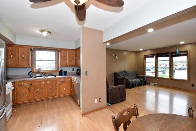 1721 Stoddard CIRCLE, Mount Pleasant, WI 53406