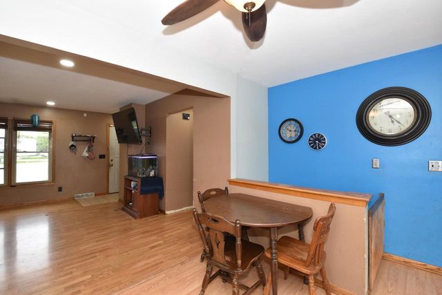 1721 Stoddard CIRCLE, Mount Pleasant, WI 53406