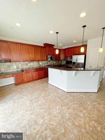 43691 YULAN ST, California, MD 20619