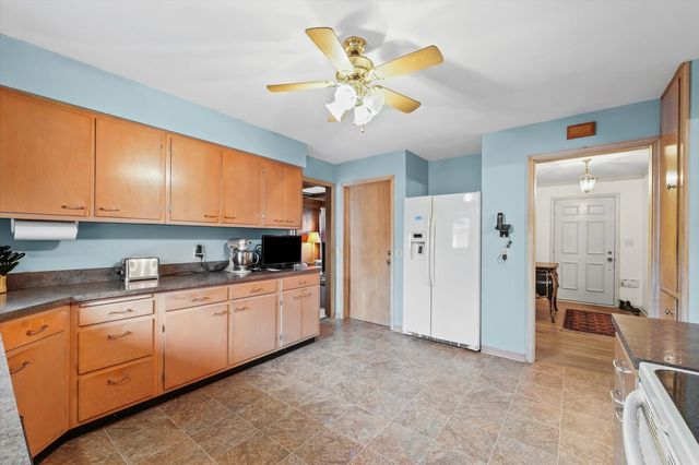 901 W Healey Street, Champaign, IL 61821