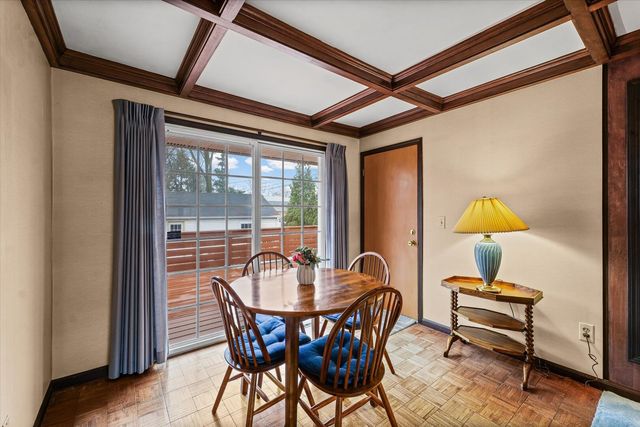 901 W Healey Street, Champaign, IL 61821