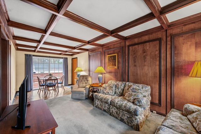 901 W Healey Street, Champaign, IL 61821