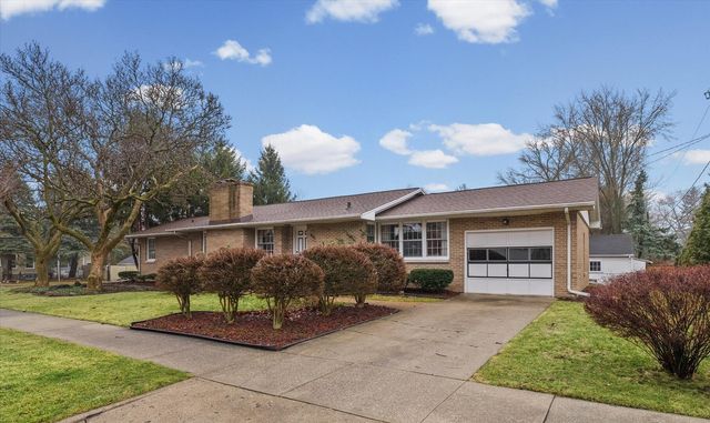 901 W Healey Street, Champaign, IL 61821