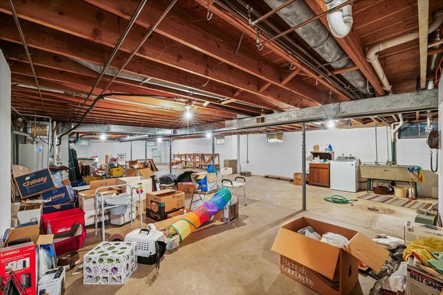 901 W Healey Street, Champaign, IL 61821