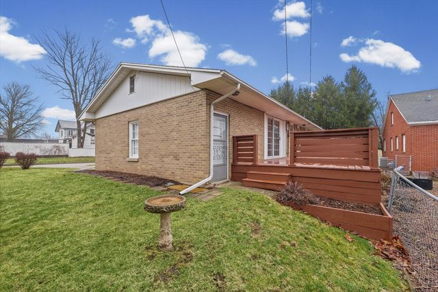 901 W Healey Street, Champaign, IL 61821