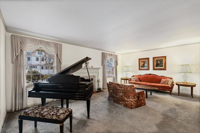 901 W Healey Street, Champaign, IL 61821